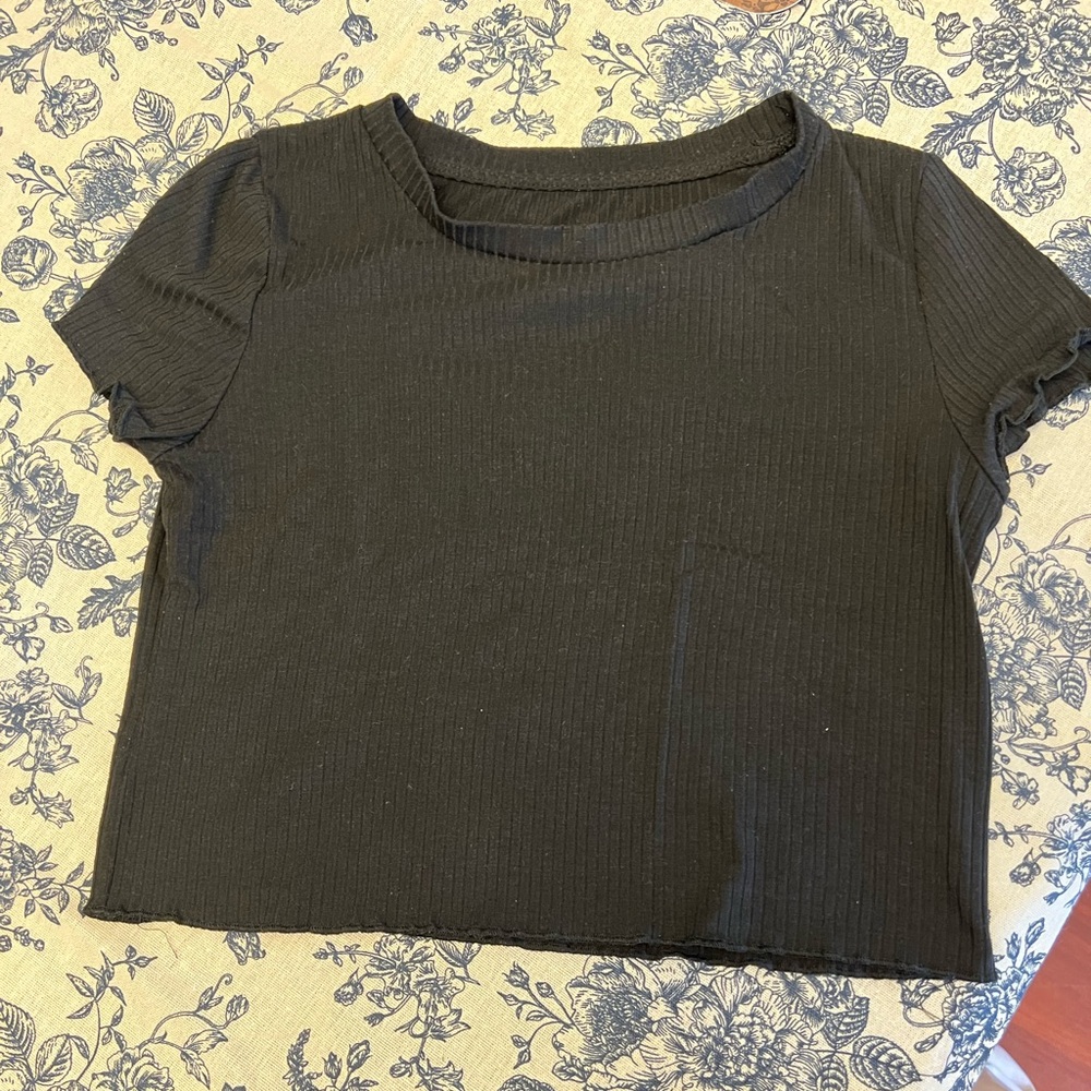 Women's Black Ribbed Short Sleeve Crop Top